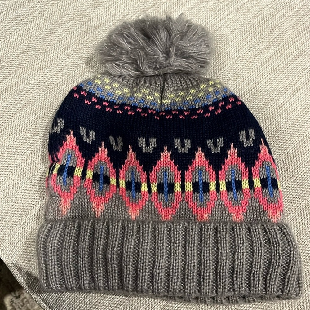 women’s winter Pom Pom hat